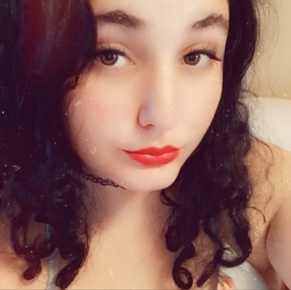 Meet your Posher, Jade - Picture 8 of 16